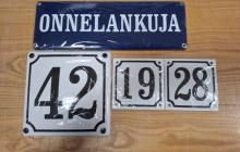 Emalitalokilpiä katu-, talo- ja autotallikilpi